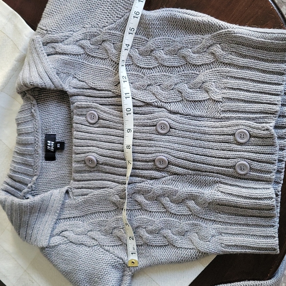 H&M Cropped Sweater - Picture 8 of 9